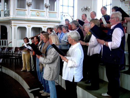 Chorauftritt der Ricklinger St.-Michaeli -St.-Thomas-Kantorei im Hamburger Michel